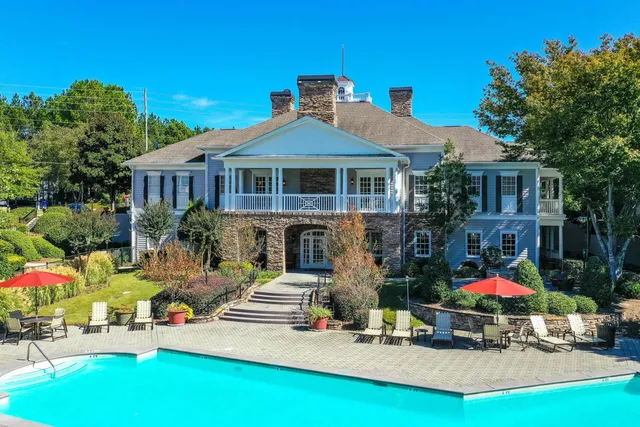 Crestmark Apartment Homes