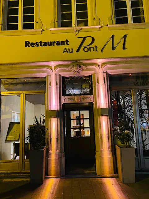 Au Pont M