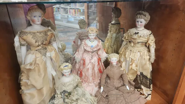 Eliza Cruce Hall Doll Museum