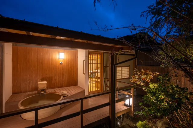 Hohoemino Kūyufu Tsuruya