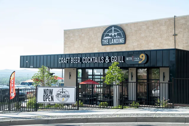 The Landing w/ Pizza 9