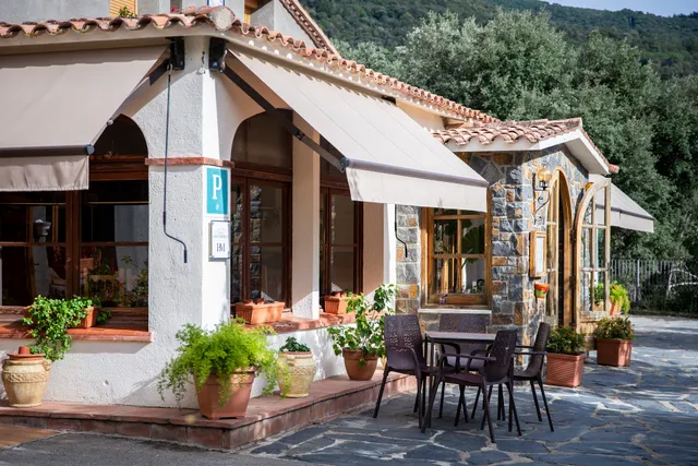 Hostal Restaurant Montserrat