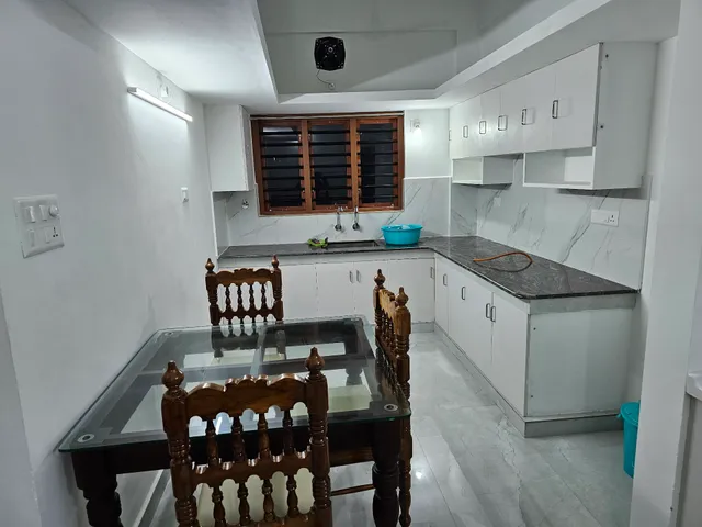 Zeal Homes & Apartments at Koothattkulam Rooms For Daily Rent Available Near by