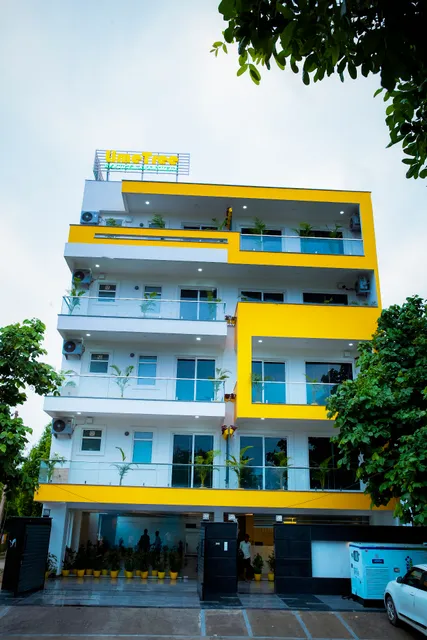 Lime Tree Luxury Studio Serviced Apartments and Restaurant in Gurgaon