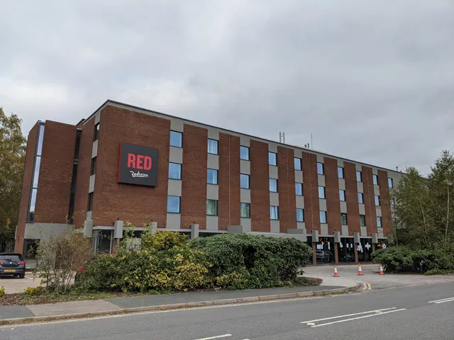 Radisson RED London Gatwick Airport