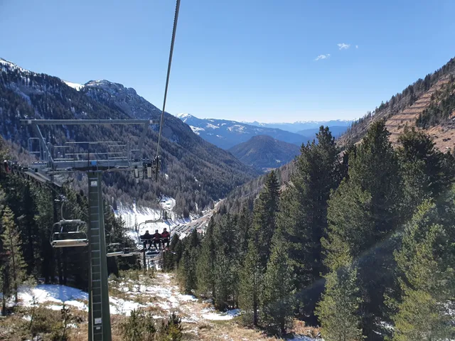 Partenza Risalita Impianti Ski