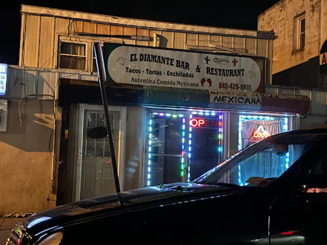 El Diamante Bar & Restaurant