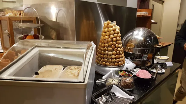 Acacia Restaurant & Garden Bar