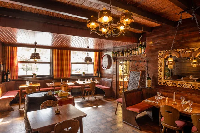 Weinhaus & Restaurant Hahnenhof