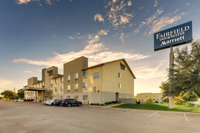 Fairfield by Marriott Inn & Suites Fort Worth I-30 West Near NAS JRB