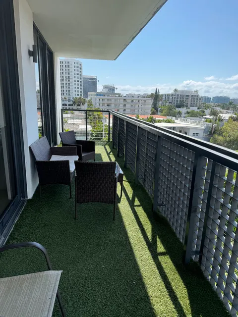 Moderno Residences By Bay Breeze