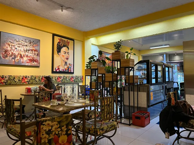 Sphaera Coffee & Bakery