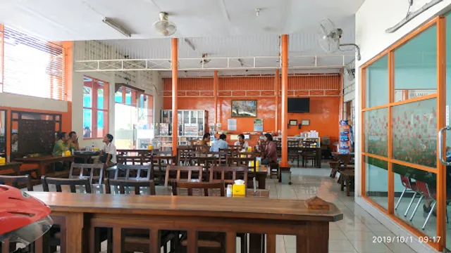RM BL Segoro Seafood dan oleh oleh