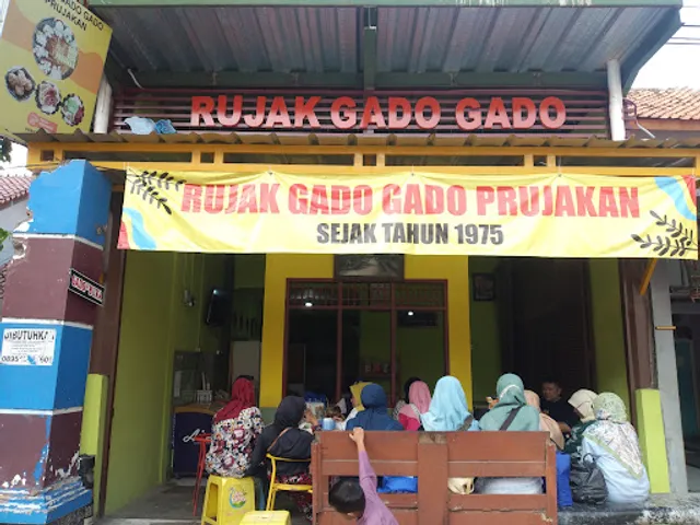 Rujak Gado-Gado Parujakan hj.Umi