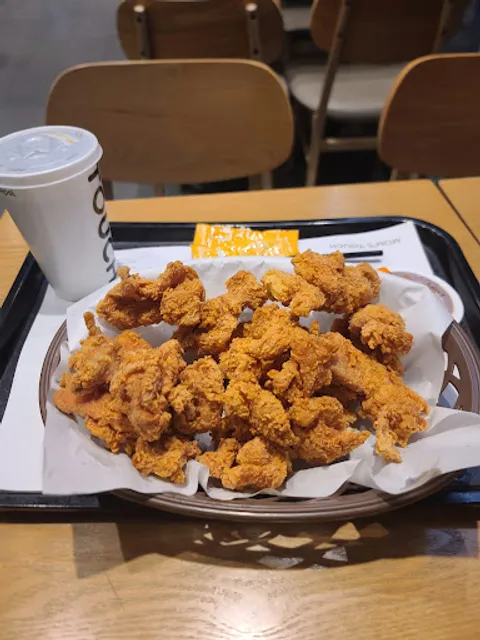 맘스터치 서판교점