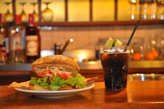 Pub Molo 11 - La spiaggia