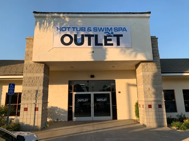 HOT TUB & SWIM SPA OUTLET