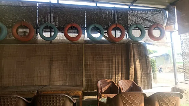 Leo’s cafè Anandpuri