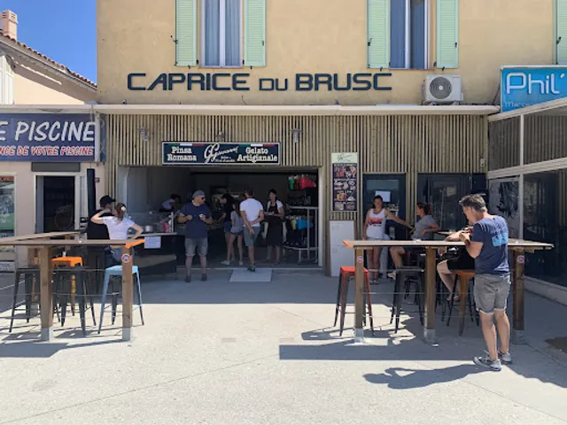 Caprice du brusc ( glacier restaurant crêpes gaufres maison pizzeria italienne)