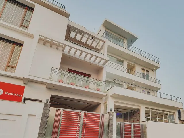 Super OYO Collection O Pratik Inn