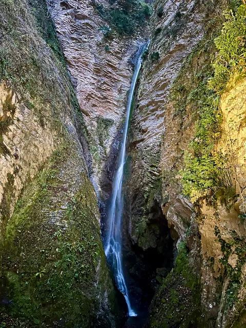Cascata di Santa Giulia – Grotte di Rescia