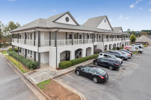 Executive Suites at Towne Lake