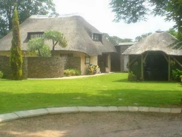Little Thatches Bed & Breakfast Benoni
