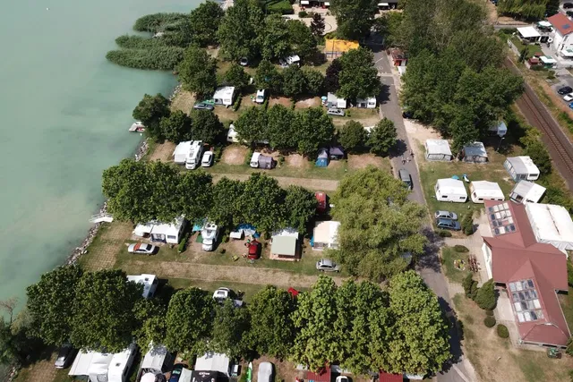 Balatontourist Strand-Holiday Camping