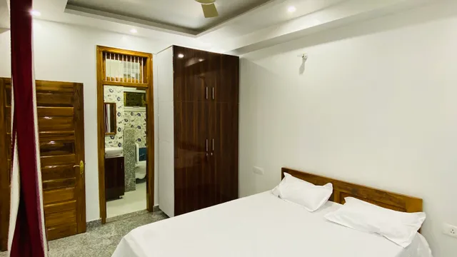 Medanta Guest House JS Residency