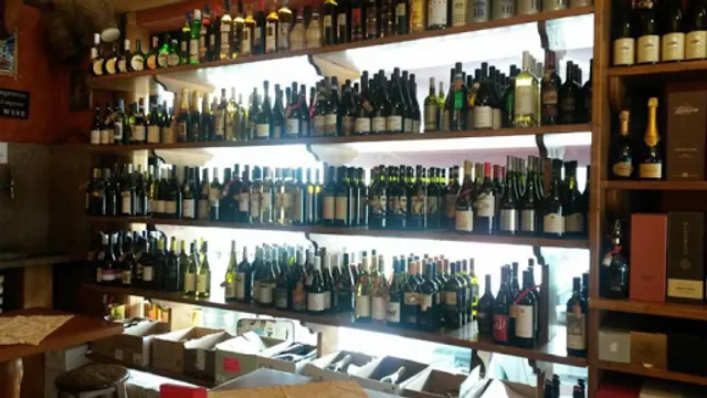 Perbacco ! Non solo vineria e pizzeria