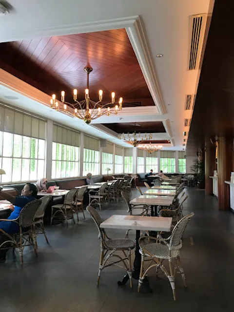 Hello Sunday Metropole