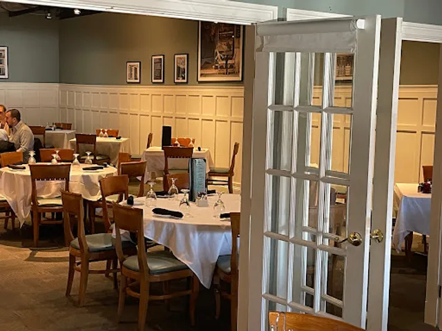 Elizabeth's Bar & Restaurant