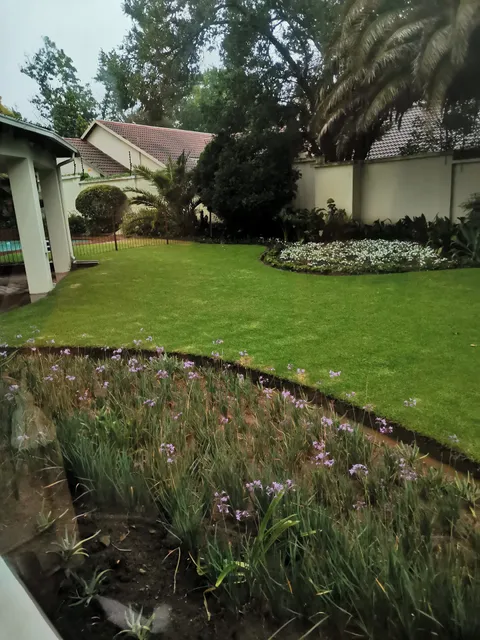 Paulshof Sandton Apartments- Mount Innes Complex Vairs Place