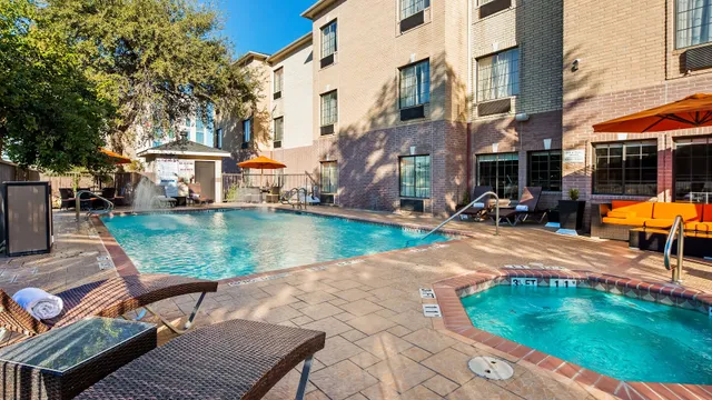 Best Western Plus Hill Country Suites