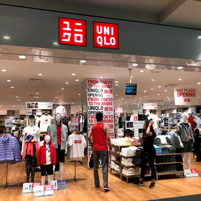 UNIQLO Bay Plaza