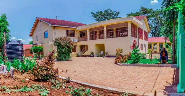 Kilimanjaro Summit Lodge