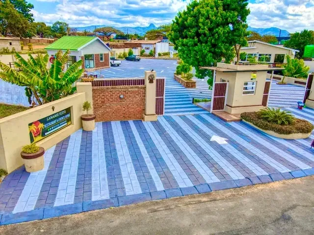 La' Mamie Suite Hotel