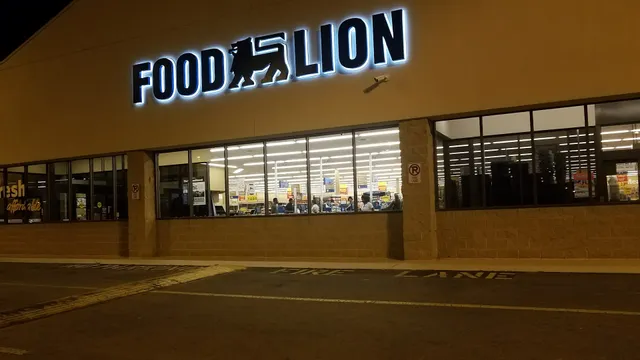 Lakewood Shopping Center