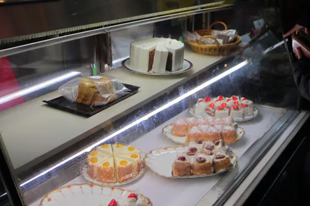 神戸の洋菓子 チロル