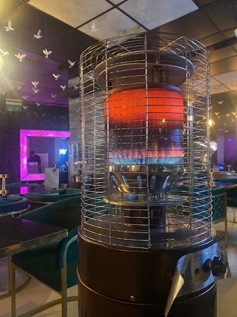 Amoura l Shisha l Turkish l Coffee l Mocktails l Desserts l Live Football