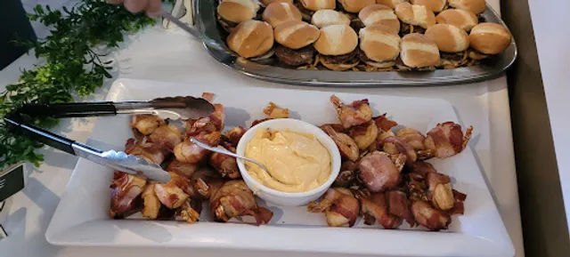 The Pointe Restaurant & Lounge