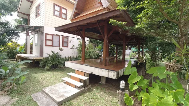 Churn Yuen Pai by Gampanat