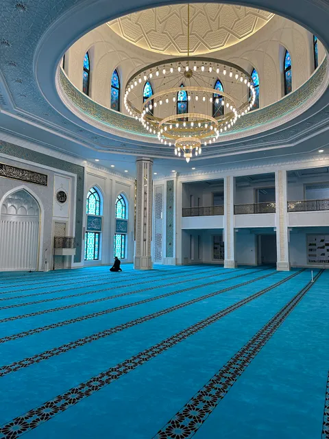 "Oq Uy" jome masjidi