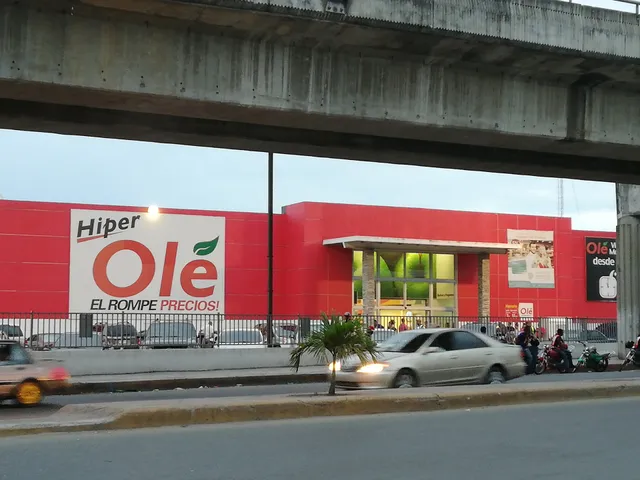 Hipermercados Olé Villa Mella