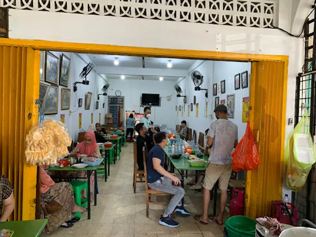 Sop Lidah Asli Lamuru Sejak 1960 Asuhan Bu Rina