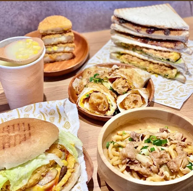 早安公雞農場晨食-安平店🐓｜🍲熱炒Q彈烏冬麵🍜｜安平推薦早午餐🍳｜親子早午餐👨‍👩‍👧‍👦 l|☎️商業早午餐外送請電洽