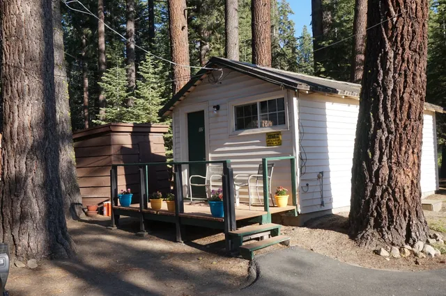 Tamarack Lodge Motel