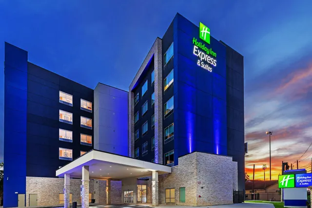 Holiday Inn Express & Suites Houston - Downtown North by IHG