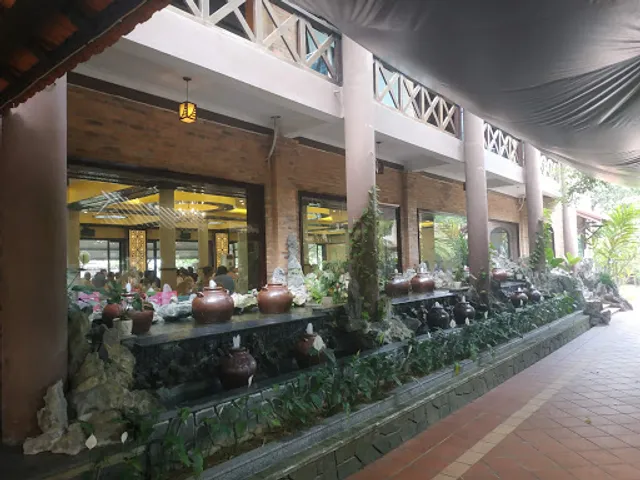 Sweet Olive Garden Restaurant and Homestay