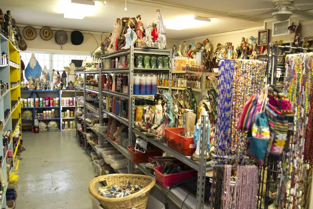 Saint Jacques Met Carnal Botanica